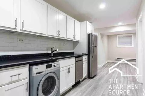 726 W Roscoe St #SGDN, Chicago, IL 60657