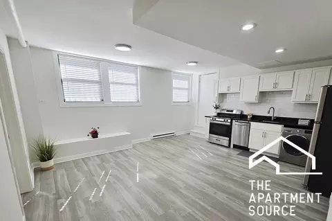 732 W Roscoe St #SGA, Chicago, IL 60657