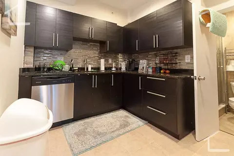 1195 Beacon St, Brookline, MA 02446