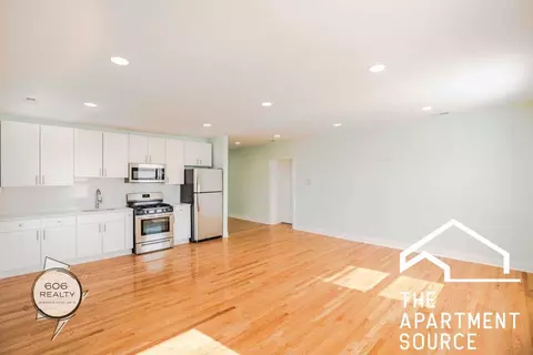 2807 N Kilbourn Ave #3N, Chicago, IL 60641