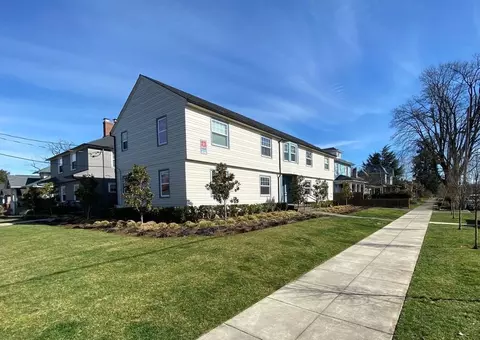 715 NE Ainsworth St #2, Portland, OR 97211