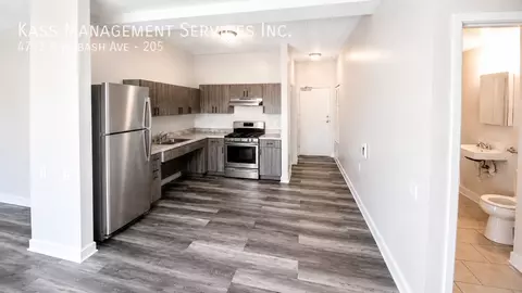 4752 S Wabash Ave #205, Chicago, IL 60615