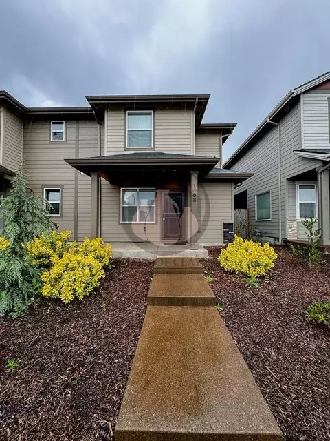 1668 SE Barberry Ave, Dallas, OR 97338