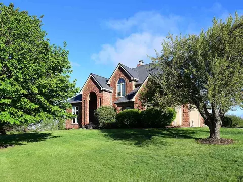 22050 Edgewater Rd, Elkhorn, NE 68022