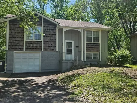 7601 E 119th St, Grandview, MO 64030