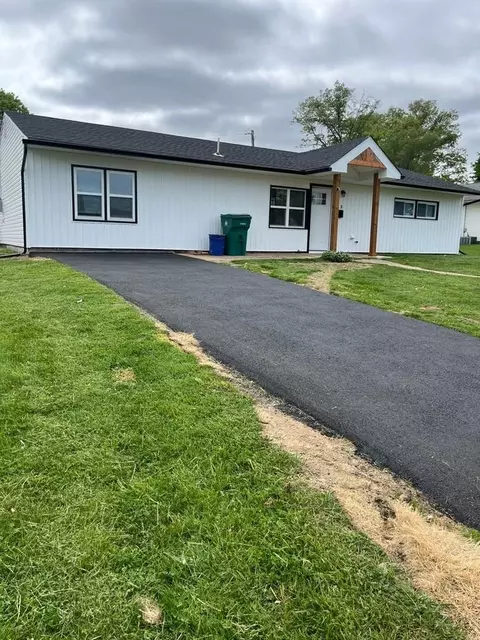 23 Mimosa Ln, Levittown, PA 19054