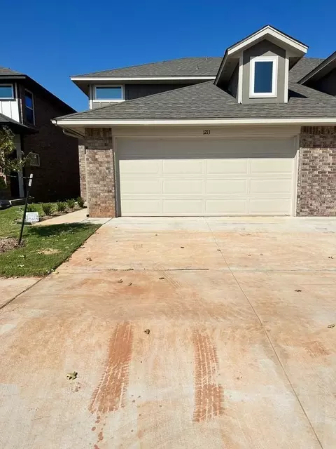 230 SW 34th St #1213, Moore, OK 73160