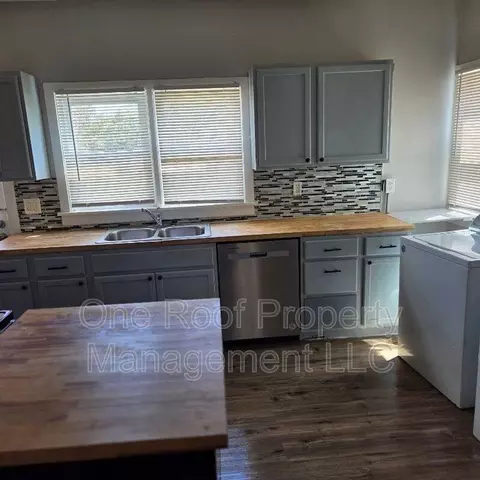 447 N Lawndale Ave, Kansas City, MO 64123