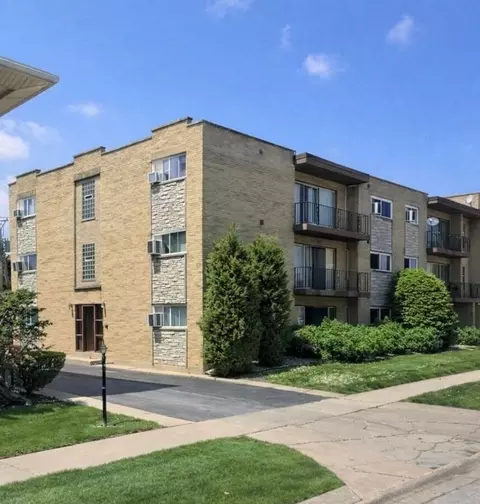 10302 S Komensky Ave #5, Oak Lawn, IL 60453