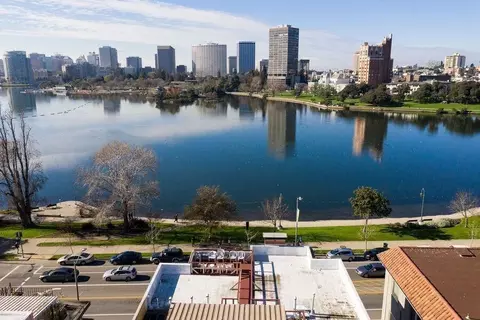 2208 Lakeshore Ave #311, Oakland, CA 94606