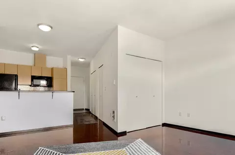 412 11th Ave Ph 9, Seattle, WA 98122