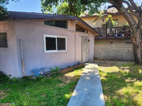 818 E Route 66 #13, Glendora, CA 91740