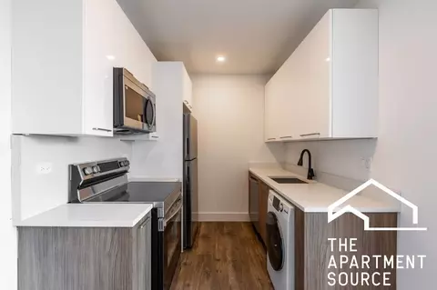 941 W Carmen Ave #405, Chicago, IL 60640