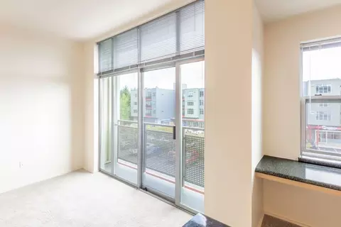 22850 NE 8th St, Sammamish, WA 98074