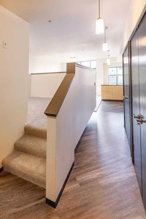 22850 NE 8th St, Sammamish, WA 98074