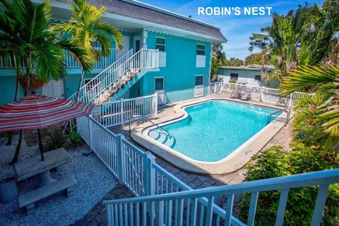 11440 1st St E #1, Treasure Island, FL 33706