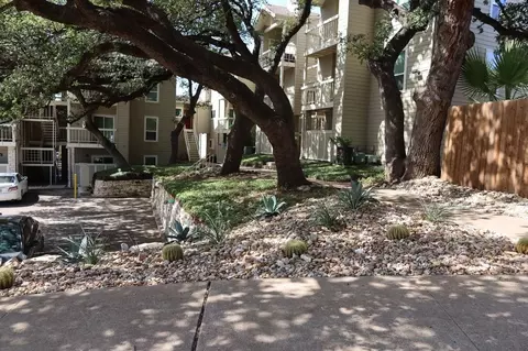 114 E 31st St, Austin, TX 78705