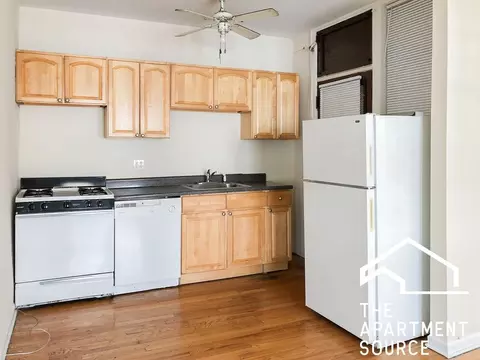 2002 W Foster Ave #3, Chicago, IL 60625