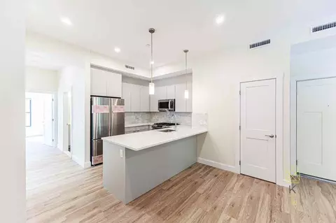 460 Washington St #2, Boston, MA 02135