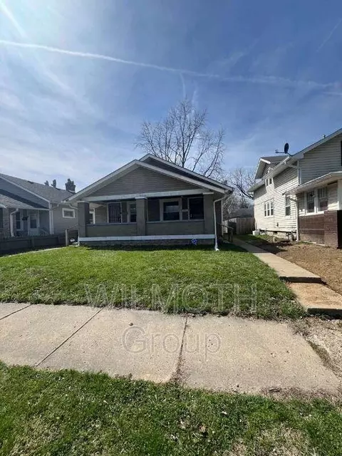 896 N Gladstone Ave, Indianapolis, IN 46201