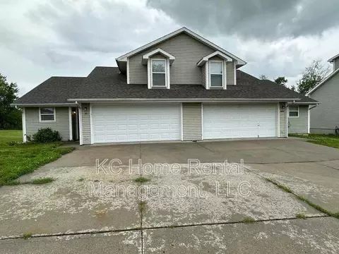 606 Susanne Ct, Kearney, MO 64060