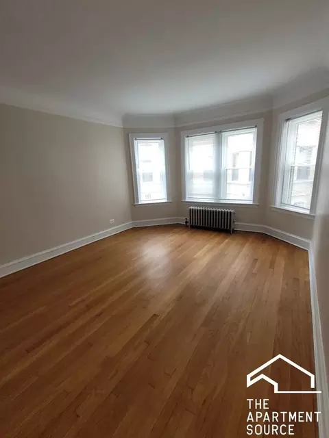 1916 W Morse Ave #1S, Chicago, IL 60626