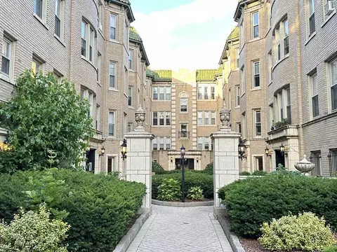 4225 N Paulina St #2W, Chicago, IL 60613