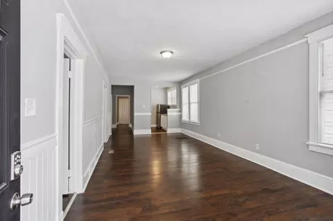 923 W Victory Dr, Savannah, GA 31405