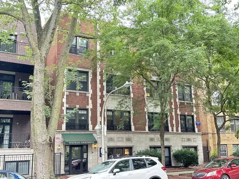 837 W Wolfram St #302, Chicago, IL 60657
