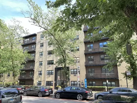 445 W Barry Ave #205, Chicago, IL 60657