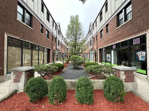 896 N Green St #B16, Chicago, IL 60642