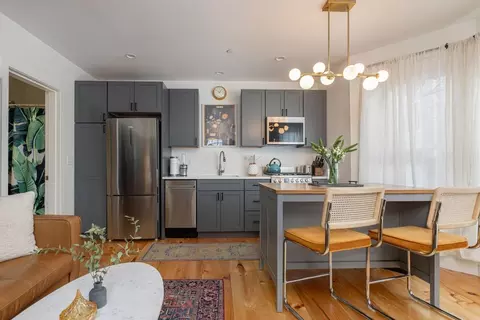 7 Russell St, Portland, ME 04102
