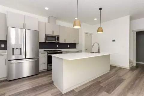 558 NW 28th Ct, Redmond, OR 97756