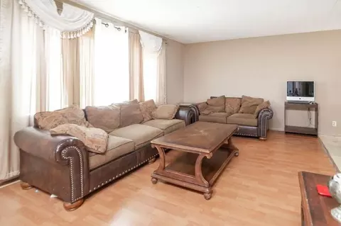 613 Van Buren St NE, Minneapolis, MN 55413