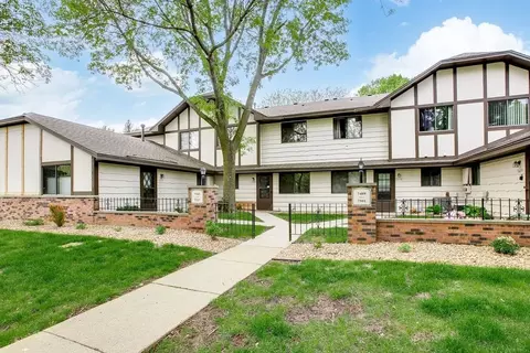 7505 Villa Ct, Eden Prairie, MN 55346