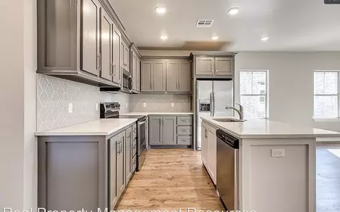29 E Hurd St, Edmond, OK 73034