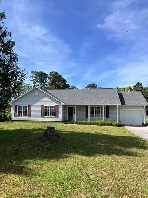 1913 Champion Dr, Morehead City, NC 28557