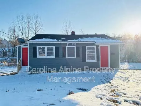 309 E Gibbs St, Dallas, NC 28034