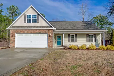 100 Old Dock Landing Rd, Sneads Ferry, NC 28460