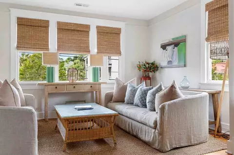 230 Rutledge Ave, Charleston, SC 29403