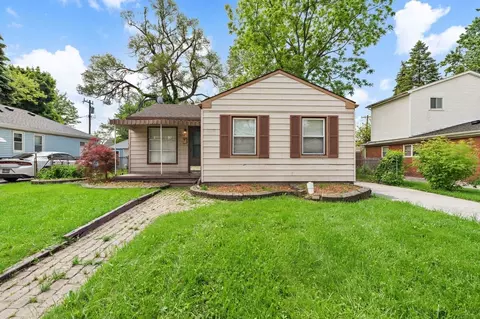 7554 Yacht Ave, Warren, MI 48091