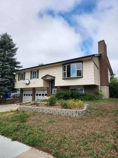 1822 Wooten Rd, Colorado Springs, CO 80915
