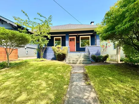 6744 11th Ave NW, Seattle, WA 98117