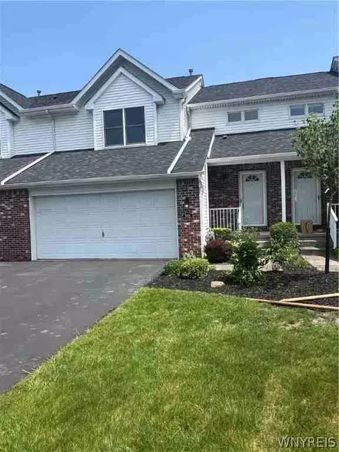 5424 Village Station Cir, Williamsville, NY 14221