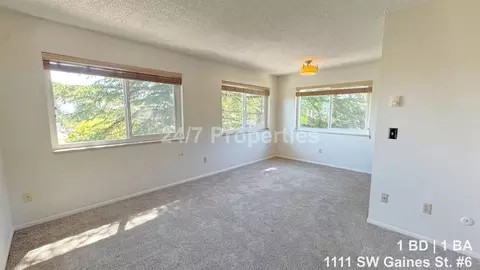 1111 SW Gaines St #06, Portland, OR 97239