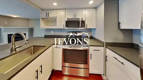 420 Valley St, Seattle, WA 98109