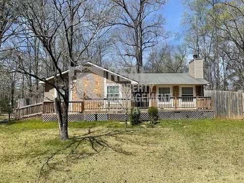 1287 King Arthur Dr, Macon, GA 31220