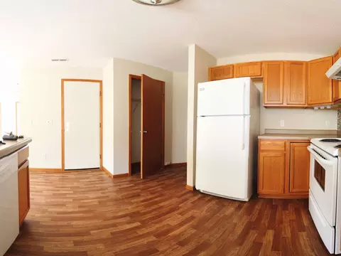 1582 Gunston Dr, New Richmond, WI 54017