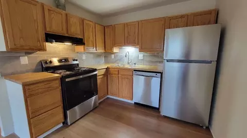 1803 S 82nd St #2, Tacoma, WA 98408