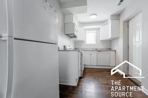 3517 W Grace St #2E, Chicago, IL 60618